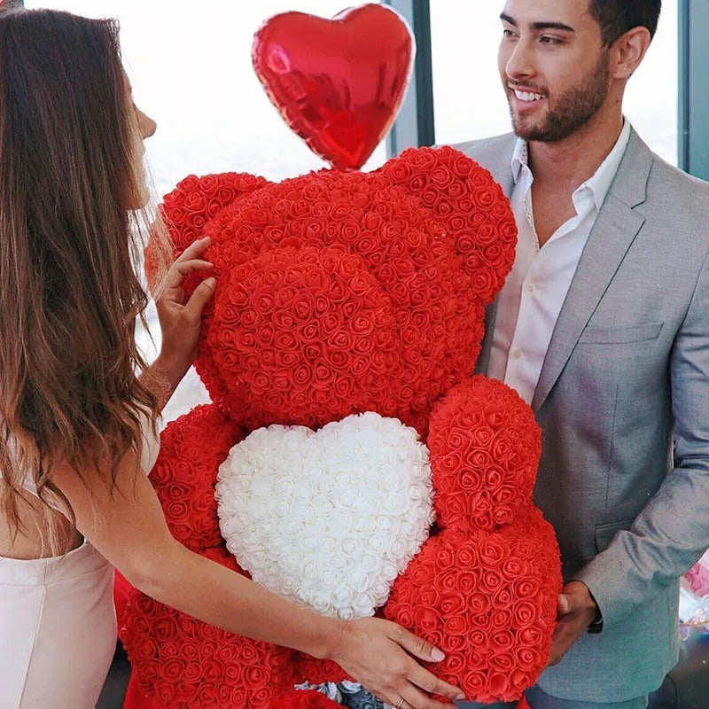 Oso de Peluche con Corazón de Rosas Artificiales